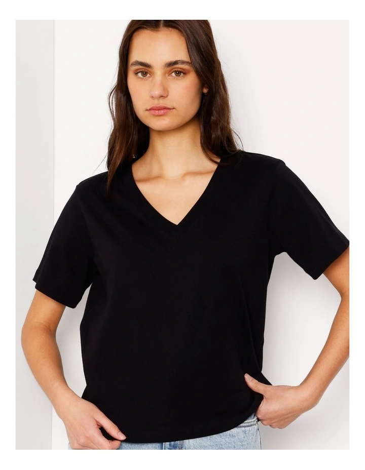 Relaxed V-Neck Tee in Black image 4