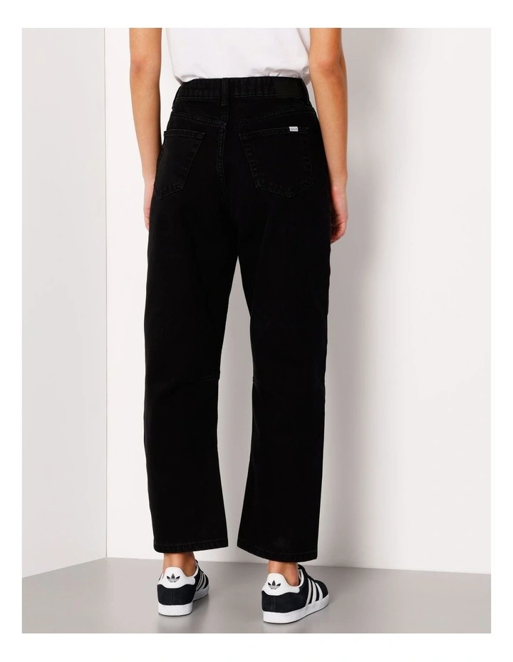 Organic Cotton Blend Barrel Leg Jean in Washed Black image 5