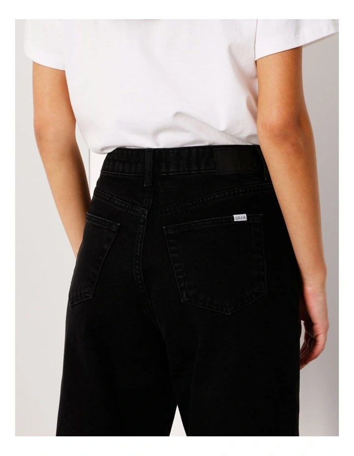 Organic Cotton Blend Barrel Leg Jean in Washed Black image 6