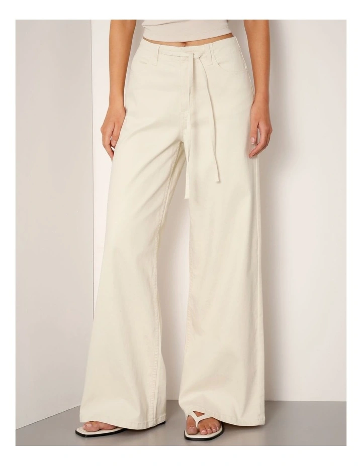 Soft Elastic Waist Jean In Natural image 1