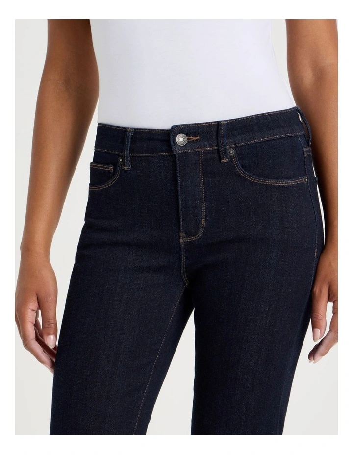 Straight Shape In Mid Rise Jean in Rinse image 3