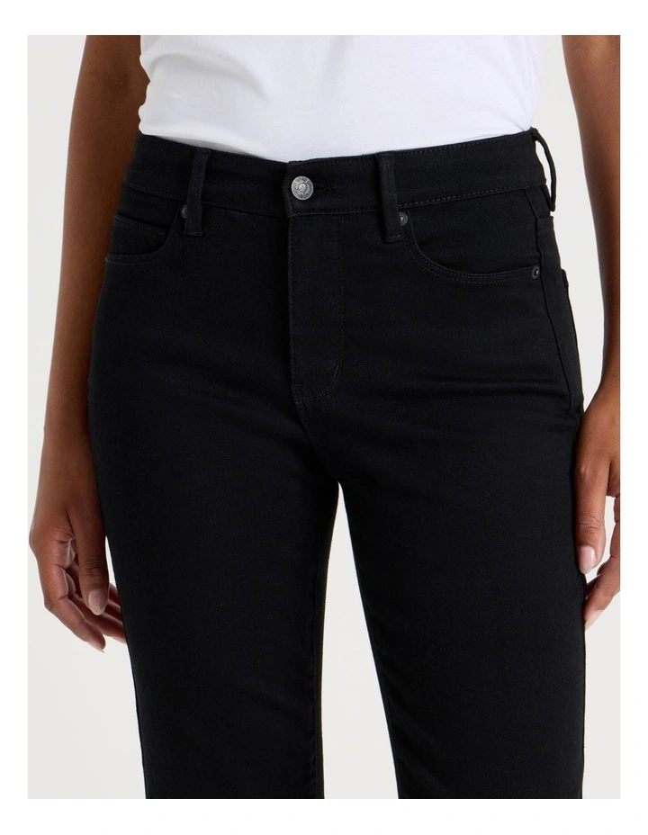Straight Shape In Mid Rise Jean Short in Seam in Black image 3