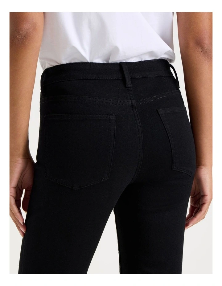 Straight Shape In Mid Rise Jean Short in Seam in Black image 5