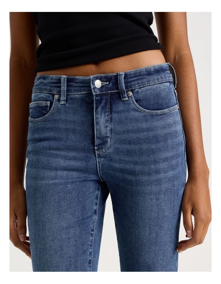 Straight Shape In Mid Rise Jean Short In Seam in Medium Indigo image 3