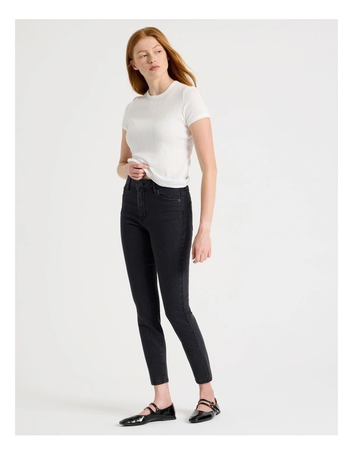 Skinny Mid Rise Jean with Short Inseam in Black image 5