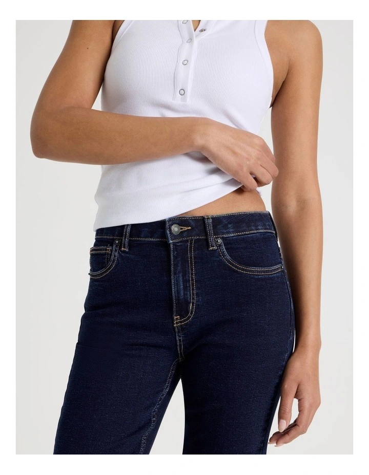 Cropped Straight Mid Rise Jeans in Rinse image 3