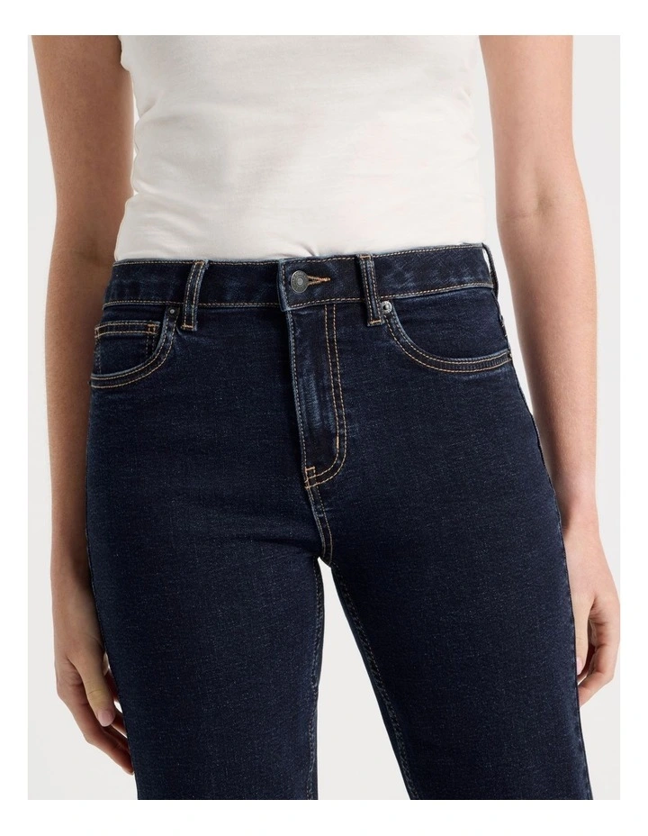 Cropped Straight Mid Rise Jean in Rinse image 4