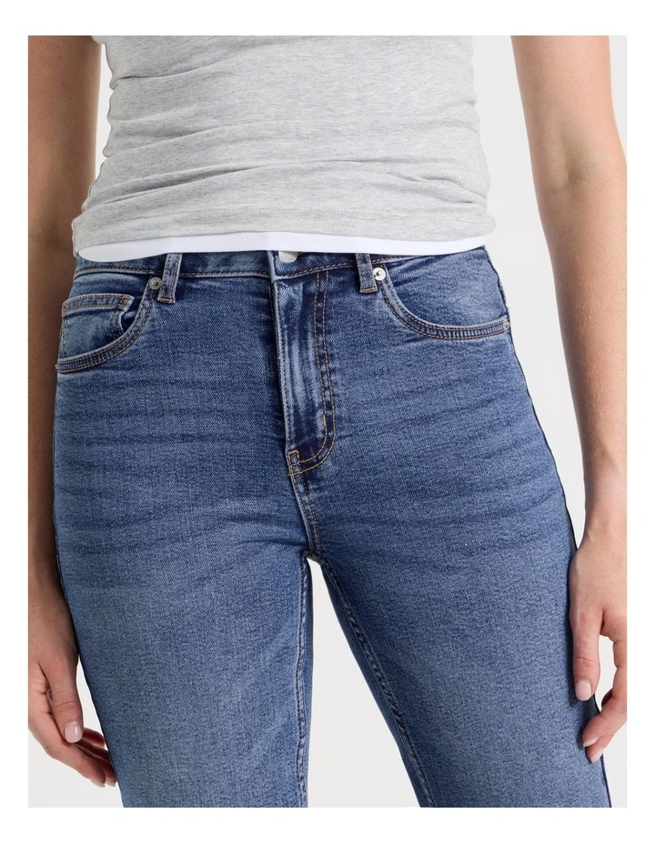 Cropped Straight Mid Rise Jean in Medium Indigo image 4