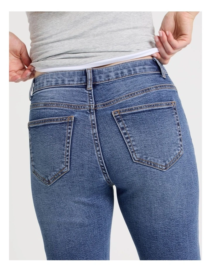 Cropped Straight Mid Rise Jean in Medium Indigo image 7