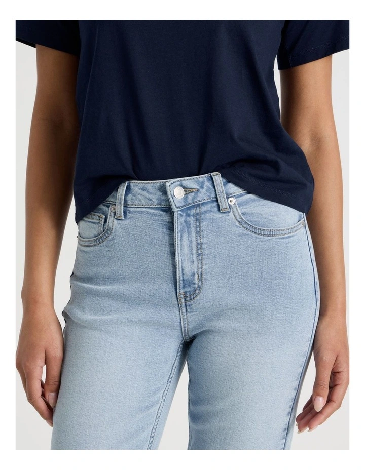 Cropped Straight Mid Rise Jeans in Light Indigo image 3