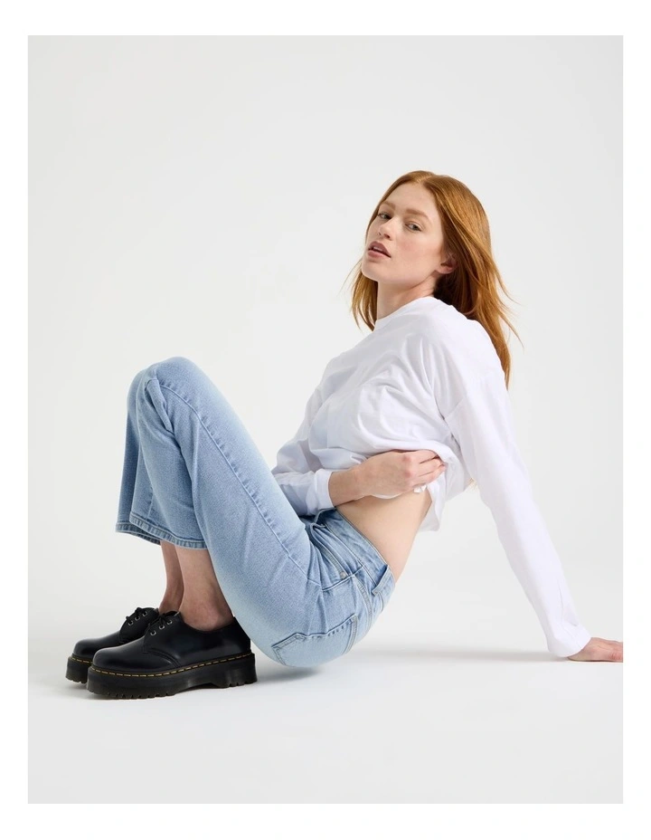 Cropped Straight Mid Rise Jean in Light Indigo image 3