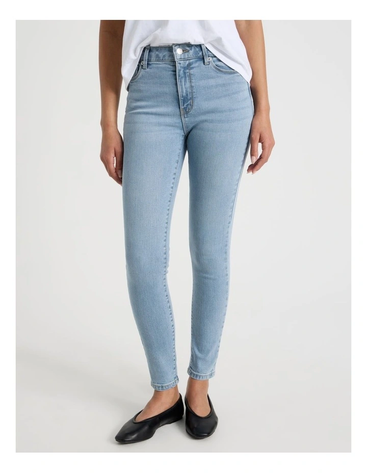 Skinny Mid Rise Jean in Light Indigo image 2