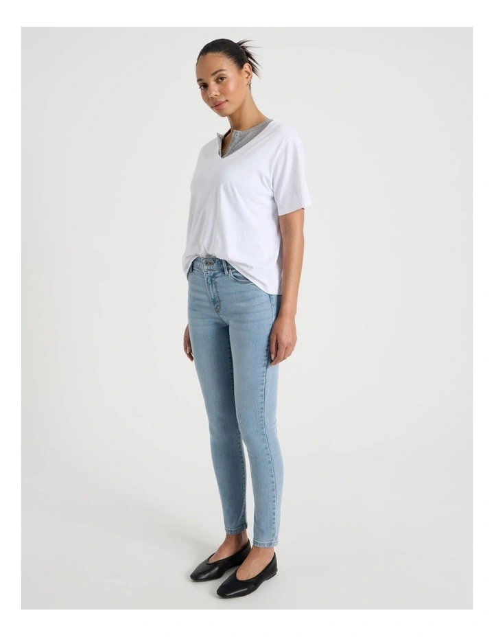 Skinny Mid Rise Jean in Light Indigo image 4