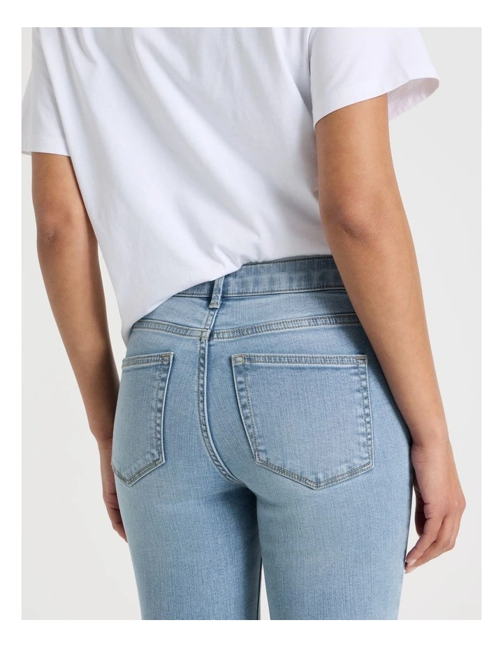 Skinny Mid Rise Jean in Light Indigo image 7