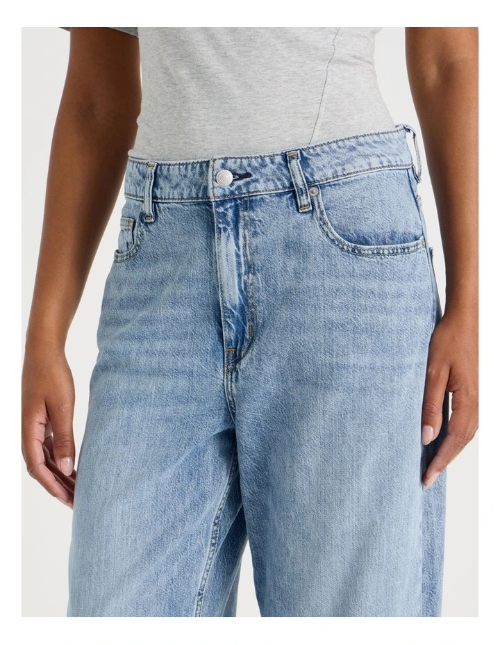 Barrel Mid Rise Jean In Medium Wash image 3