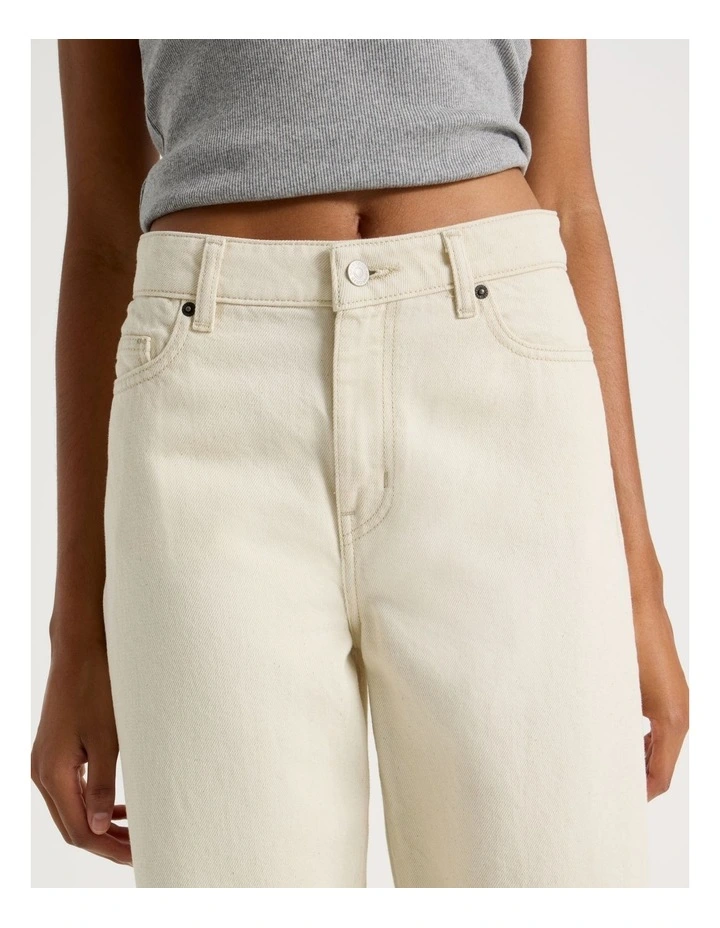 Barrel Mid Rise Jean in Ecru image 3