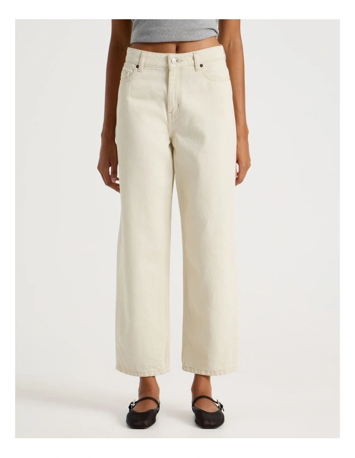 Barrel Mid Rise Jean in Ecru image 4