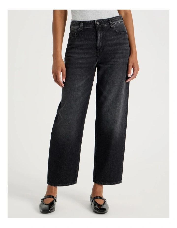 Barrel Mid Rise Jean In Washed Black image 2