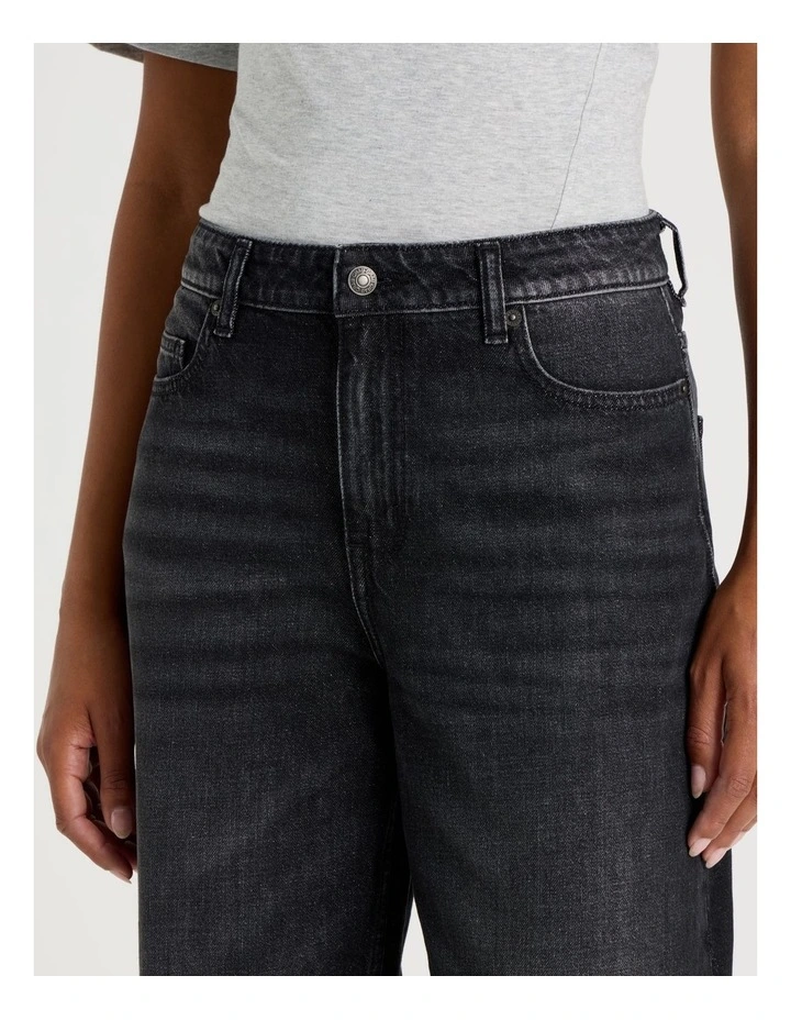 Barrel Mid Rise Jean In Washed Black image 3