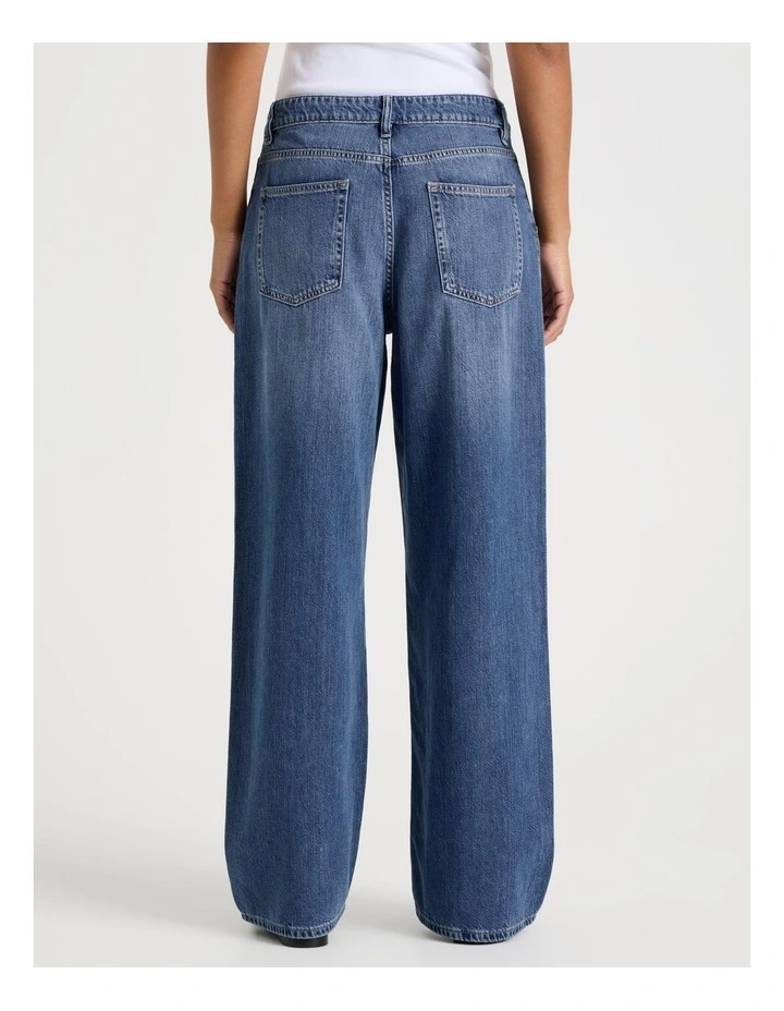 Relaxed Low Rise Jean In Medium Wash image 5