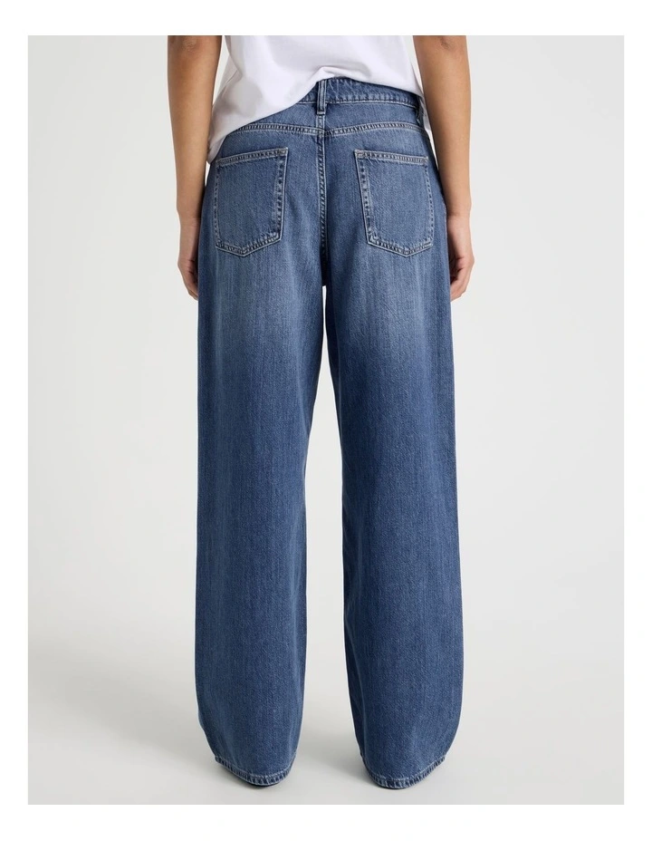 Relaxed Low Rise Jean In Medium Wash image 6