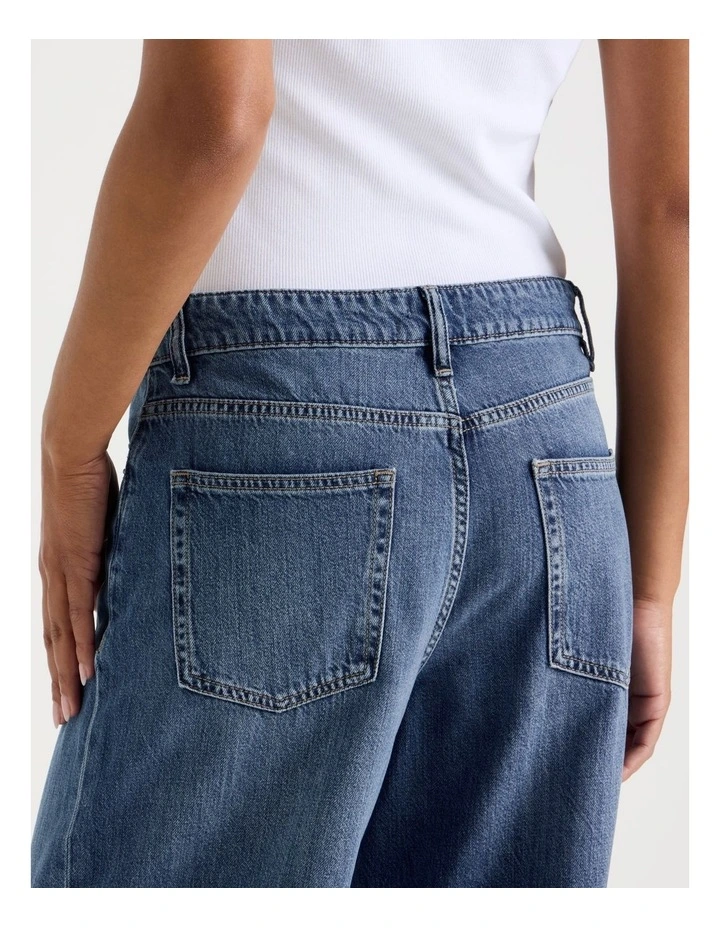 Relaxed Low Rise Jean In Medium Wash image 6