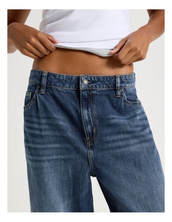 Pleated Loose Jean in Medium Indigo Vintage Wash image 3