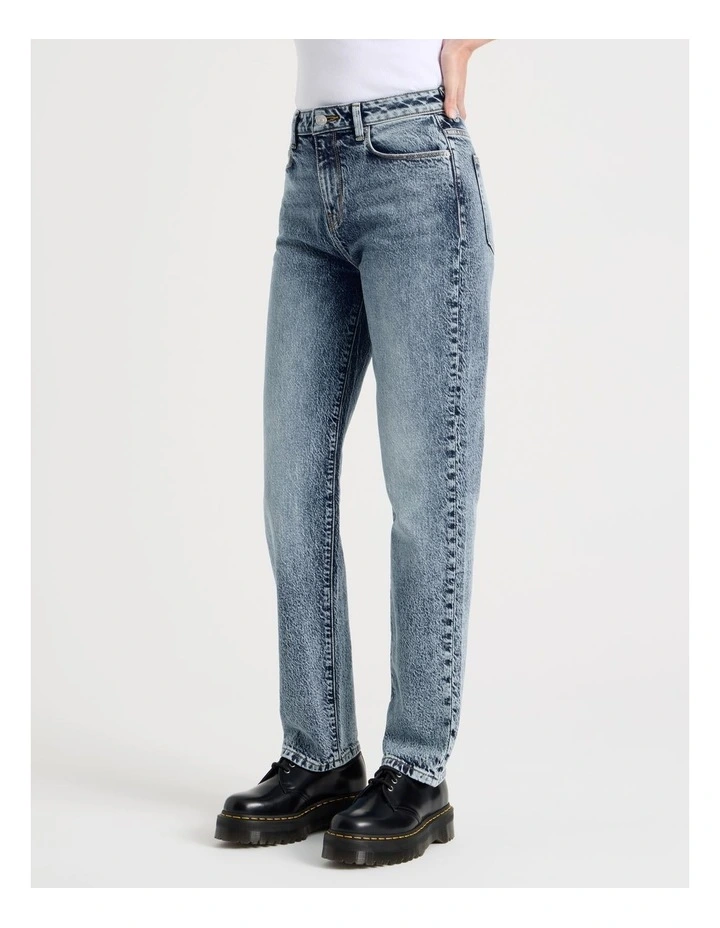 Mom High Rise Jean in Light Indigo Tinted image 4