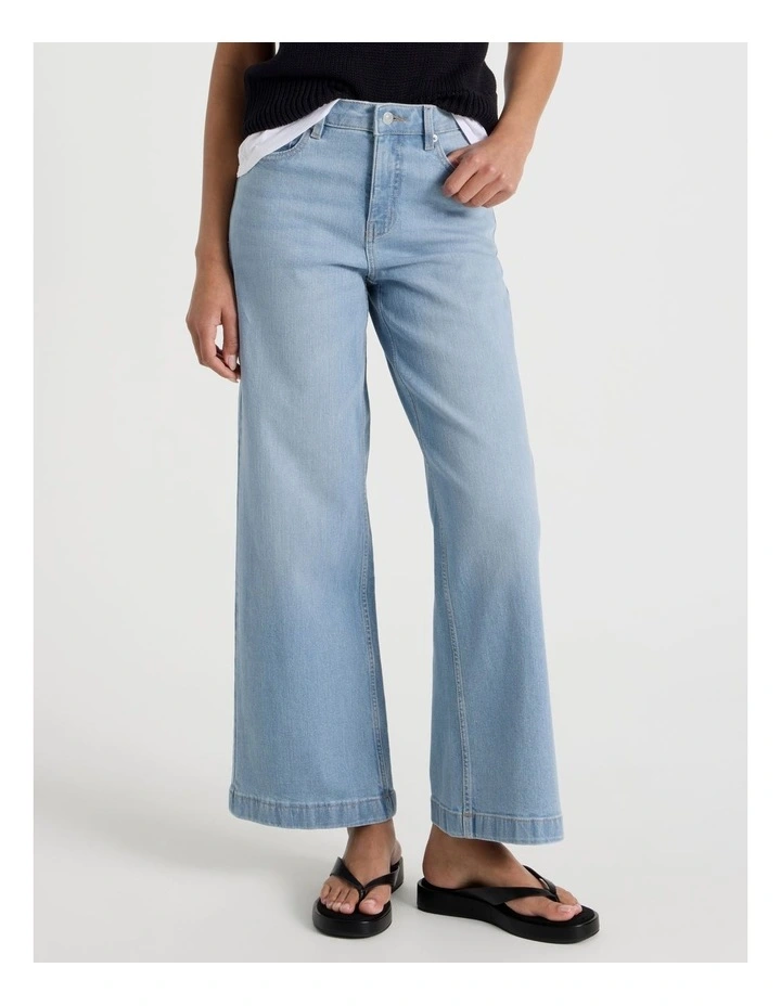 Wide Leg High Waist Jeans in Light Wash image 2