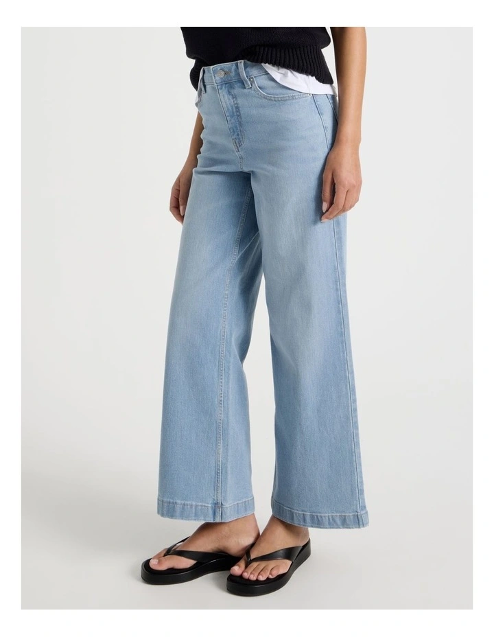 Wide Leg High Waist Jeans in Light Wash image 5