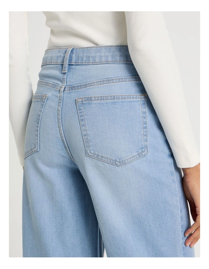Wide Leg High Waist Jeans in Light Wash image 5