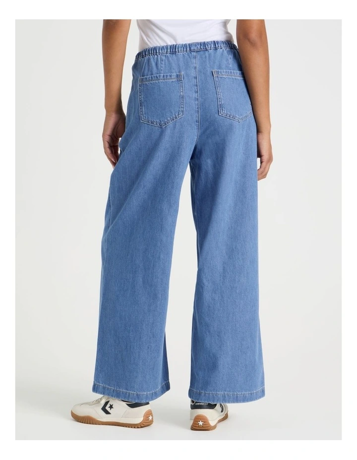 Elastic Waist Jeans in Light Indigo image 4