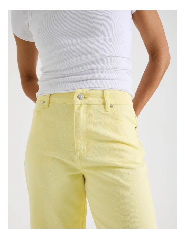 Barrel Mid Rise Jean in Yellow image 4