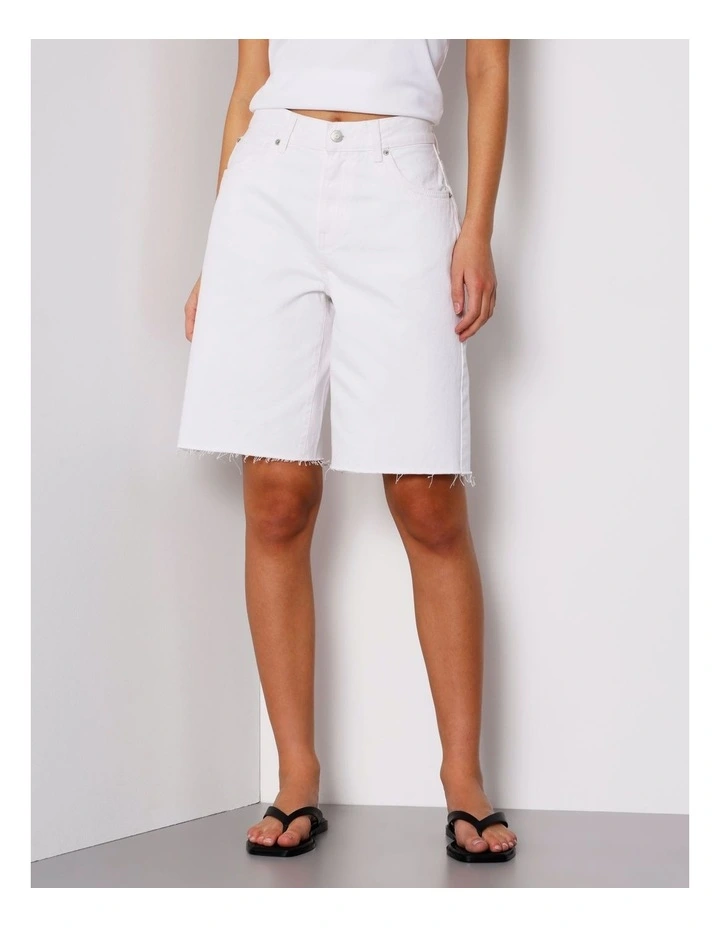 Denim Jort Raw Hem in Ecru image 4