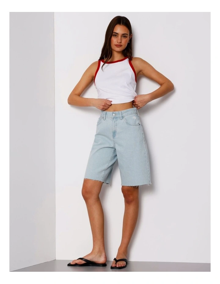 Denim Jort Raw Hem in Ice Blue Damage image 4