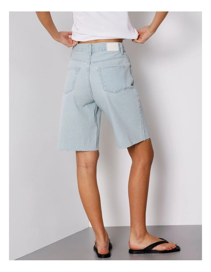 Denim Jort Raw Hem in Ice Blue Damage image 5