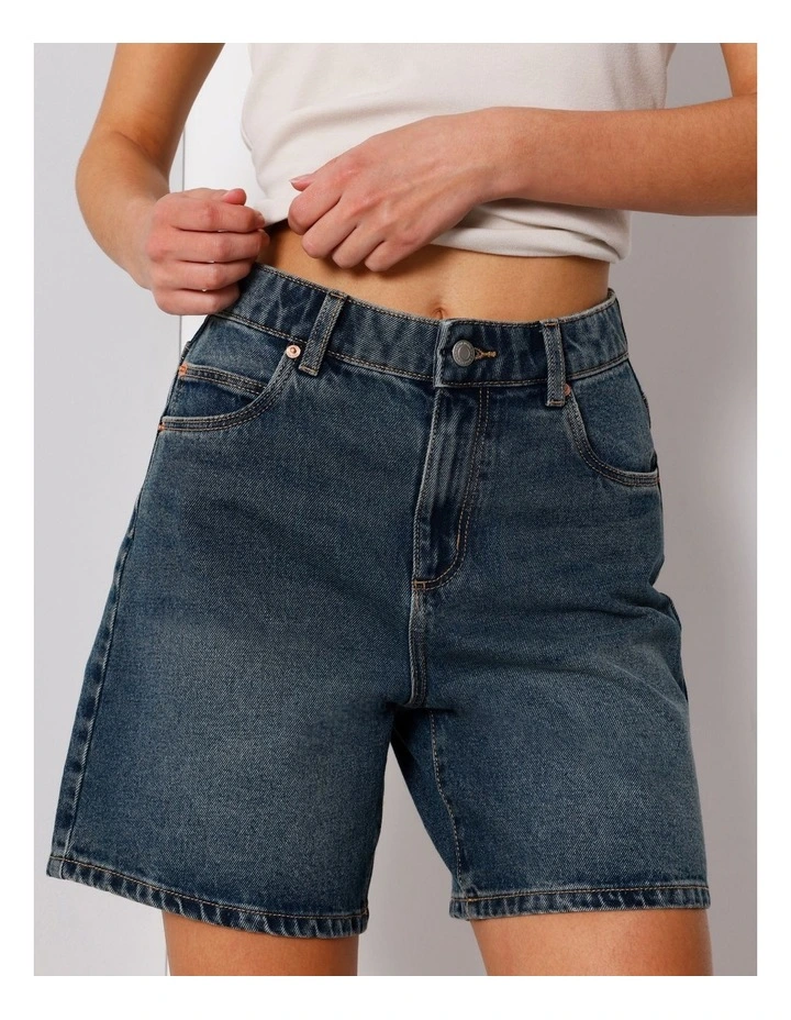 High Rise Mid Length Shorts in Vintage Jade image 3
