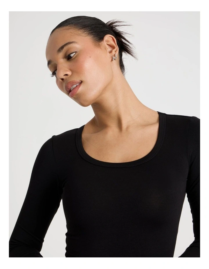 Long Sleeve Scoop Neck Tee in Black image 2