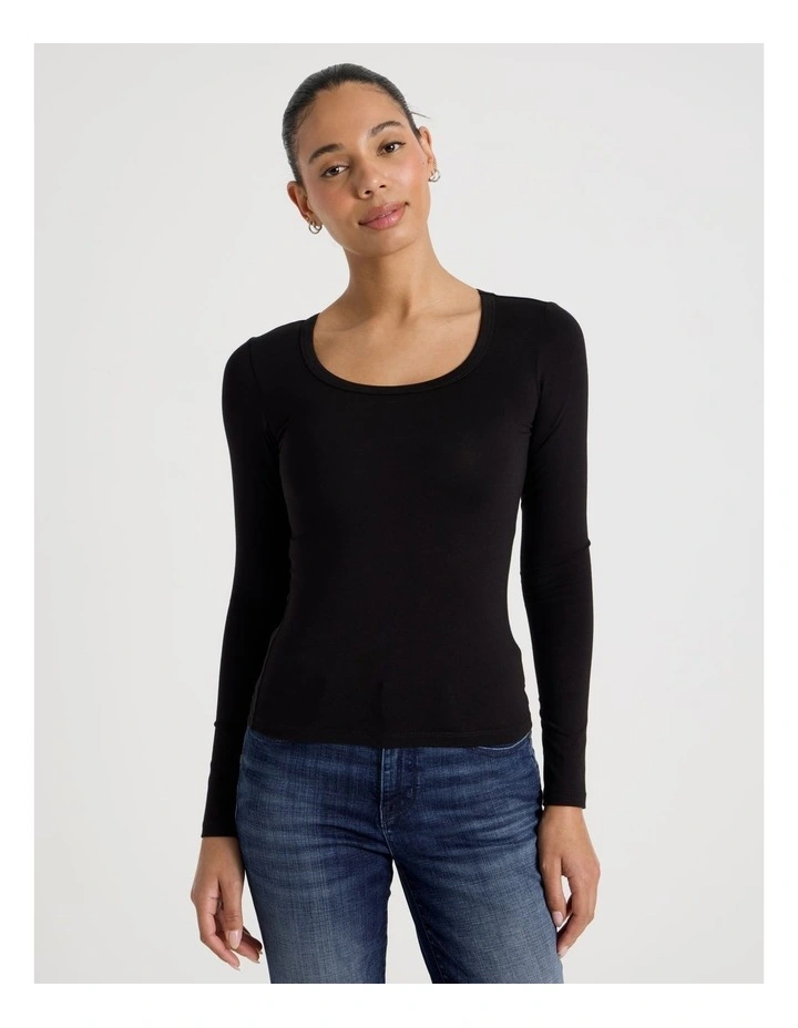 Long Sleeve Scoop Neck Tee in Black image 5
