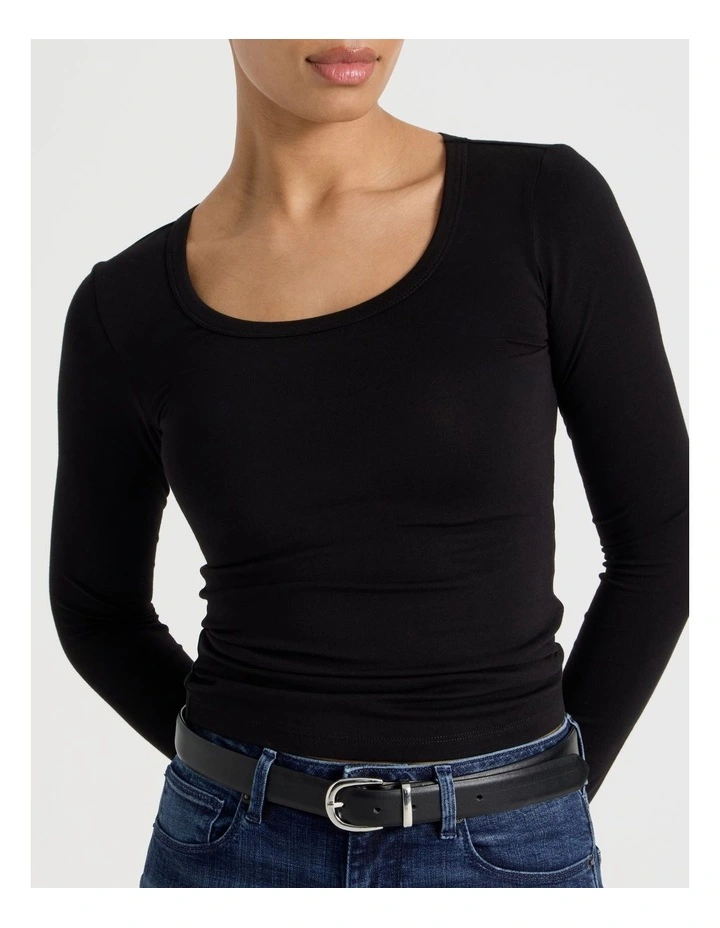 Long Sleeve Scoop Neck Tee in Black image 7