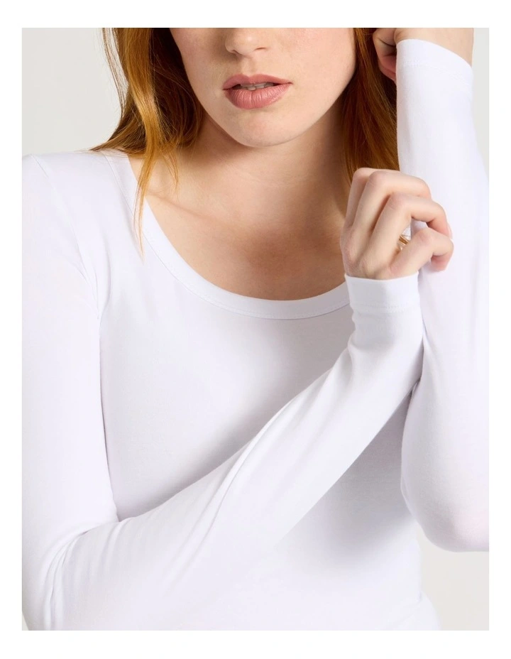 Long Sleeve Scoop Neck Tee in White image 2