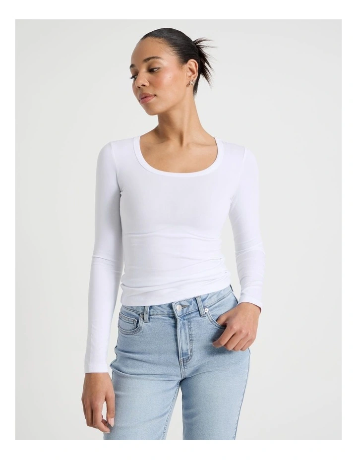 Long Sleeve Scoop Neck Tee in White image 3