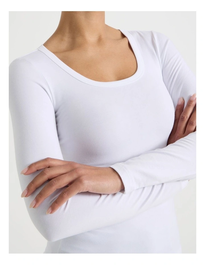 Long Sleeve Scoop Neck Tee in White image 4