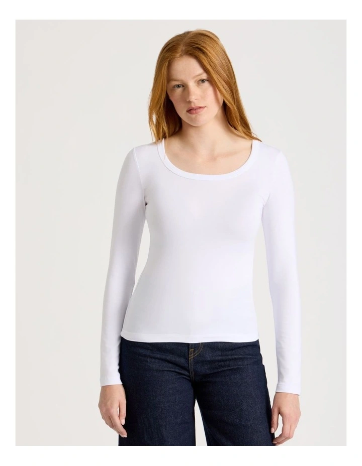 Long Sleeve Scoop Neck Tee in White image 4