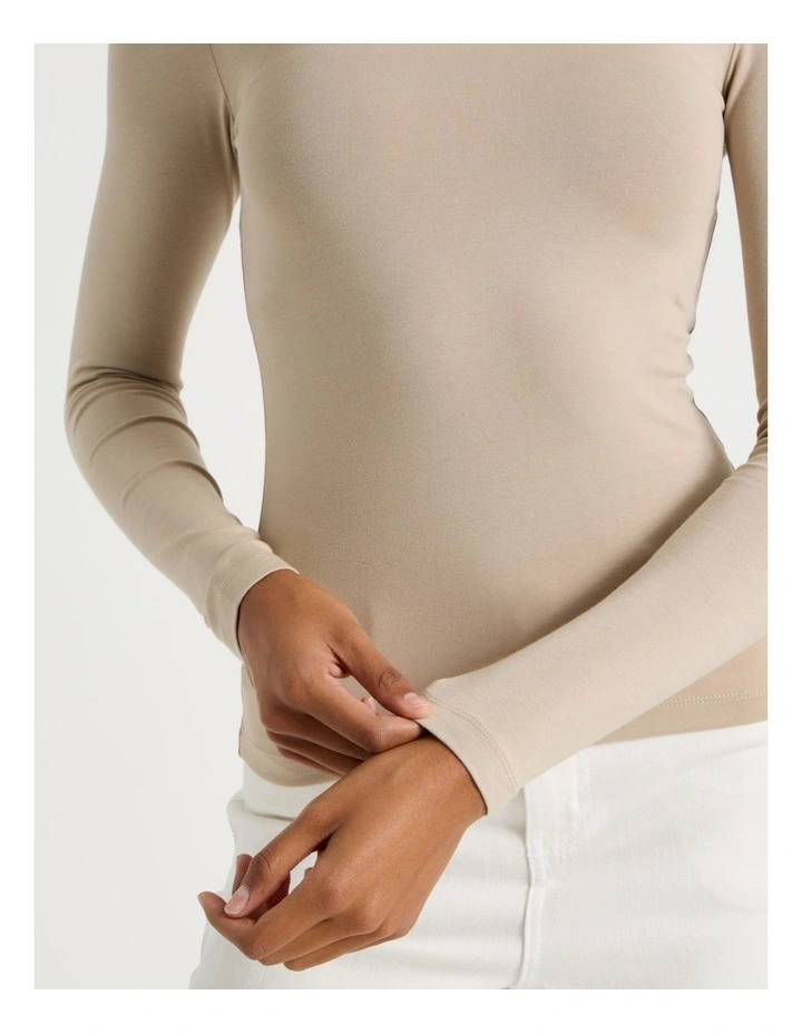 Long Sleeve Scoop Neck Tee in Oat image 4