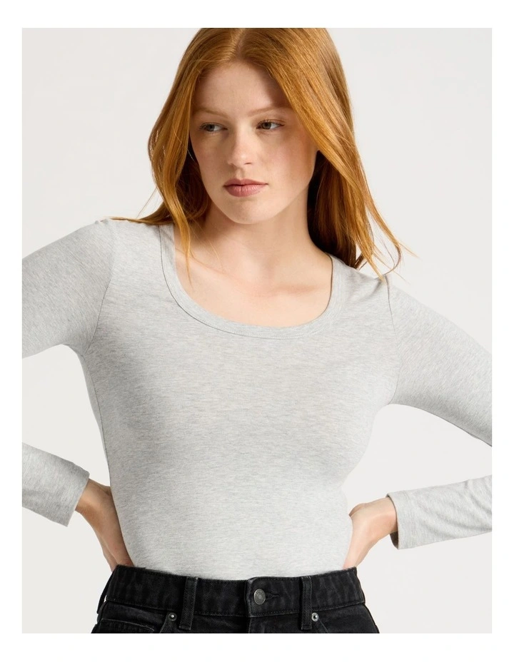 Long Sleeve Scoop Neck Tee in Light Heather Grey image 3