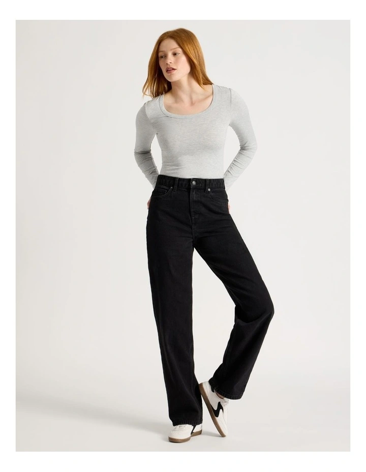 Long Sleeve Scoop Neck Tee in Light Heather Grey image 6