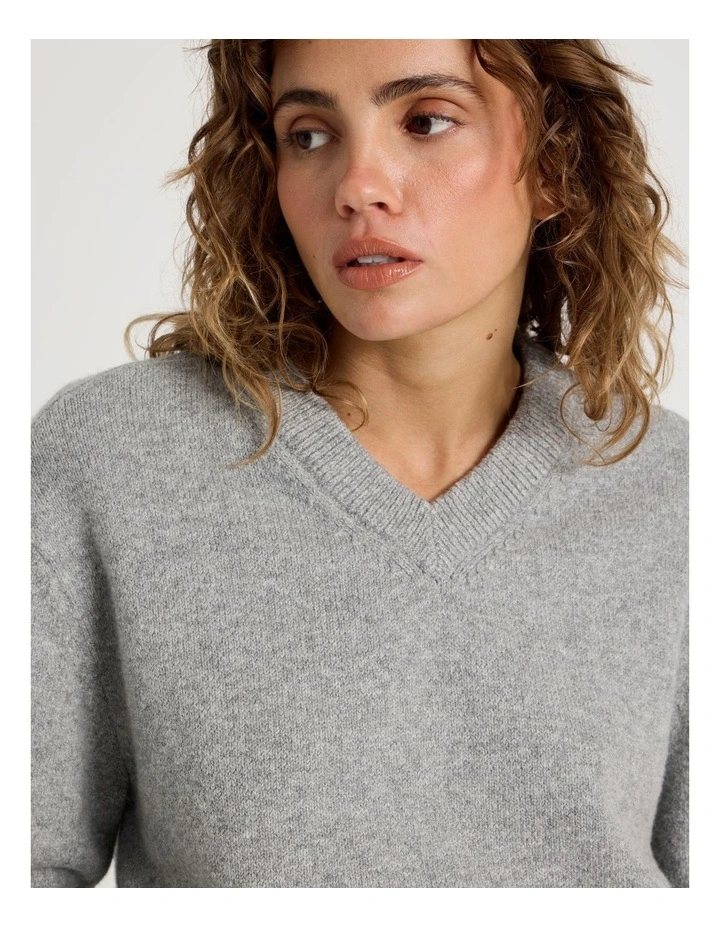 V-Neck Jumper in Grey image 3