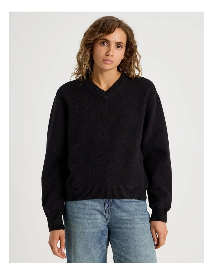 V-Neck Jumper in Moonless Night image 4
