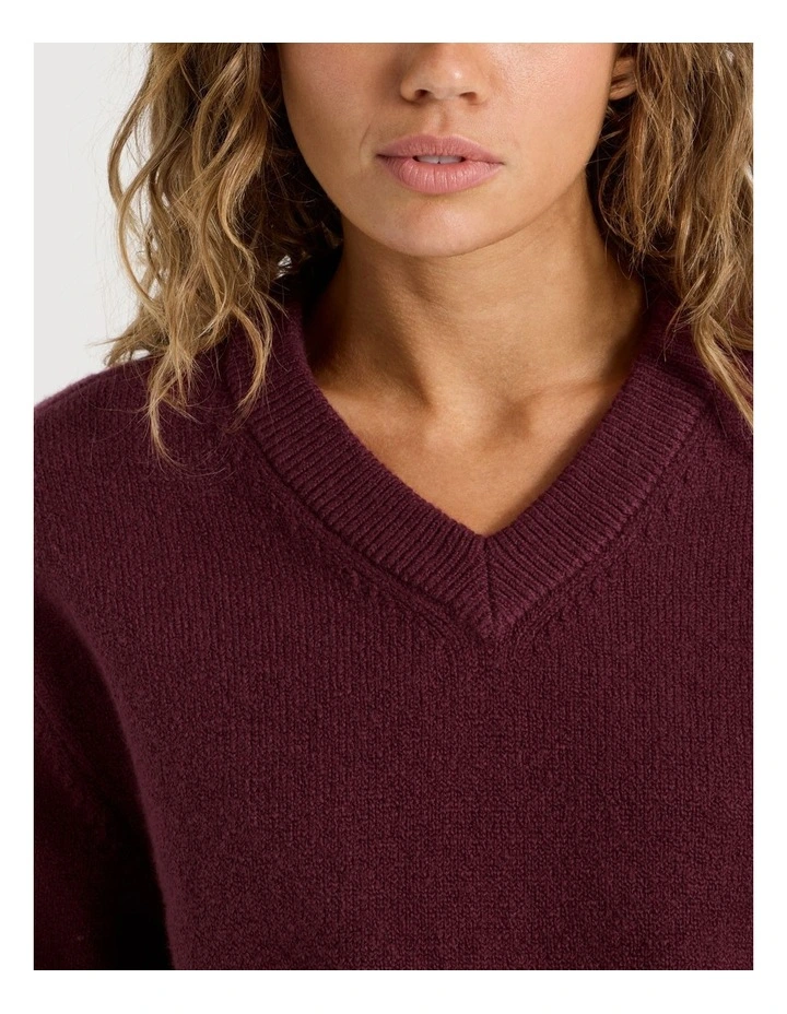 V-Neck Jumper in Burgundy image 4